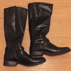 Life stride 8M below the ankle black boots